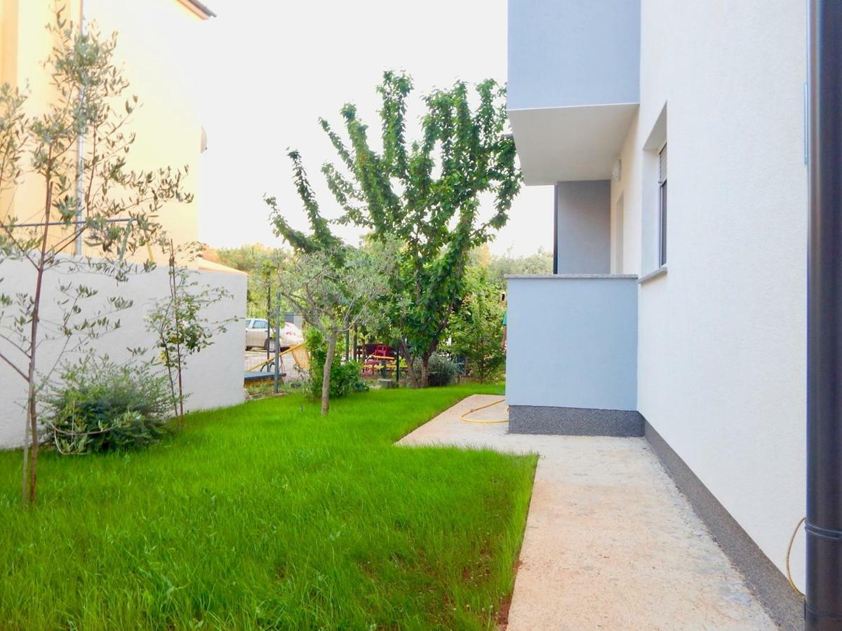 Apartments Mira Pula Luaran gambar