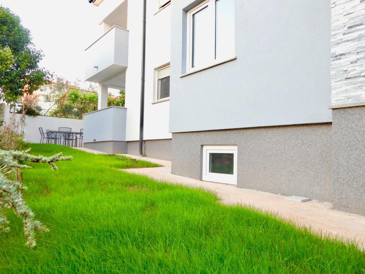 Apartments Mira Pula Luaran gambar