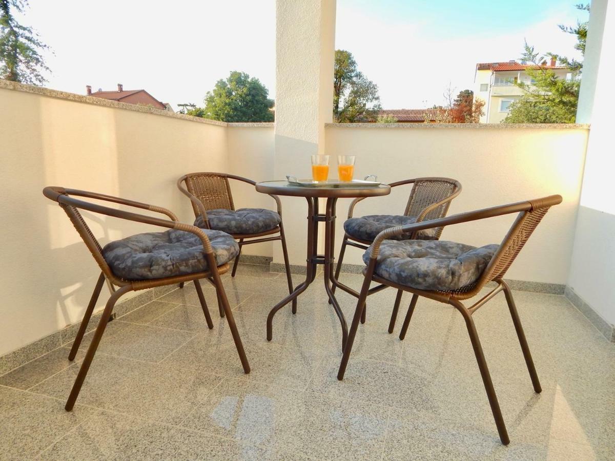 Apartments Mira Pula Luaran gambar
