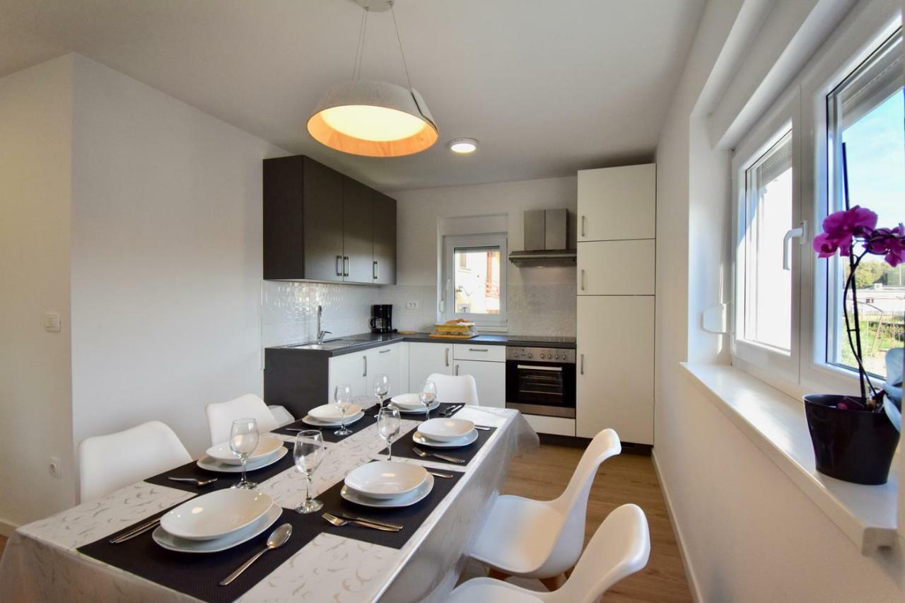 Apartments Mira Pula Luaran gambar