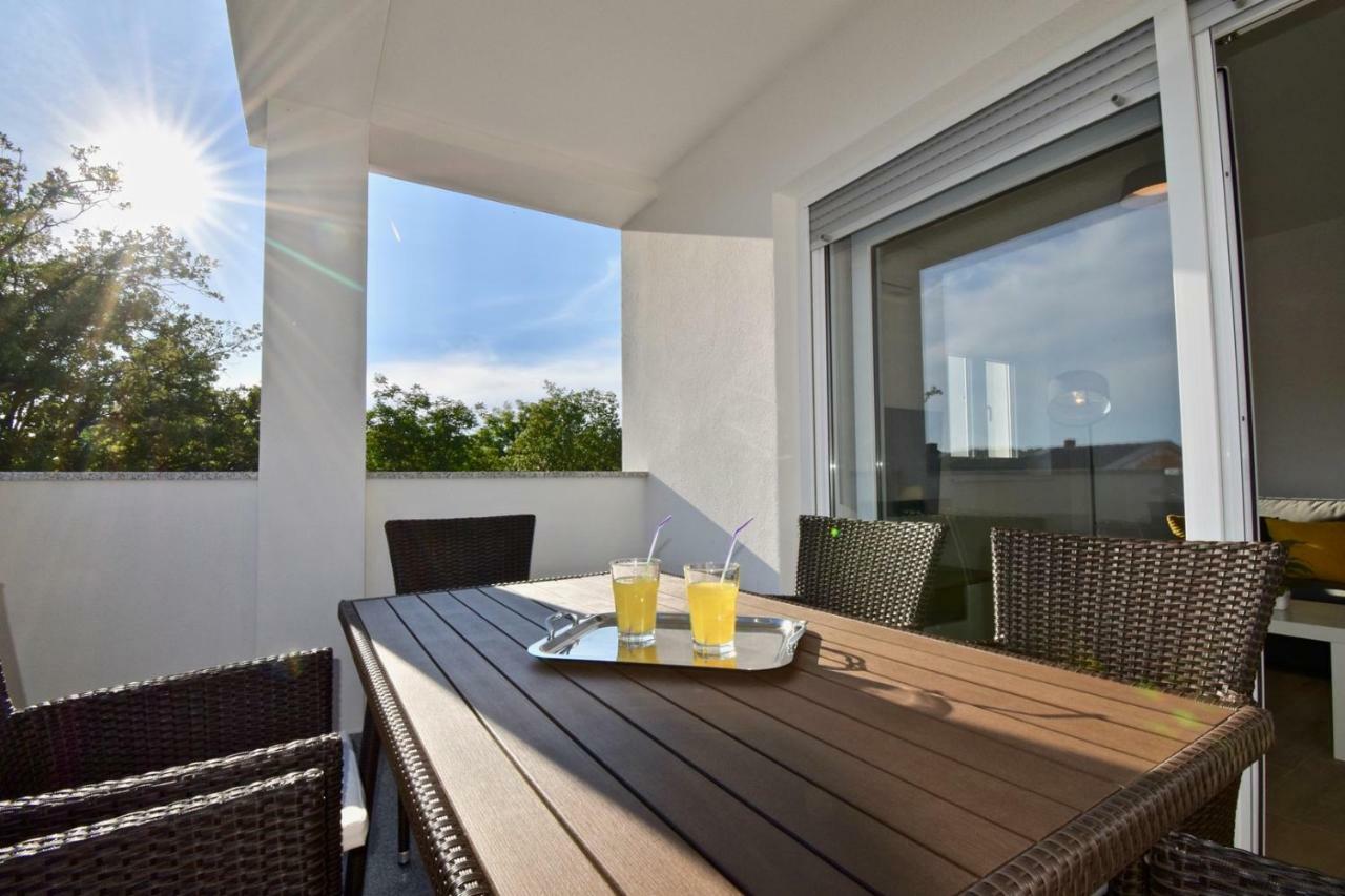 Apartments Mira Pula Luaran gambar