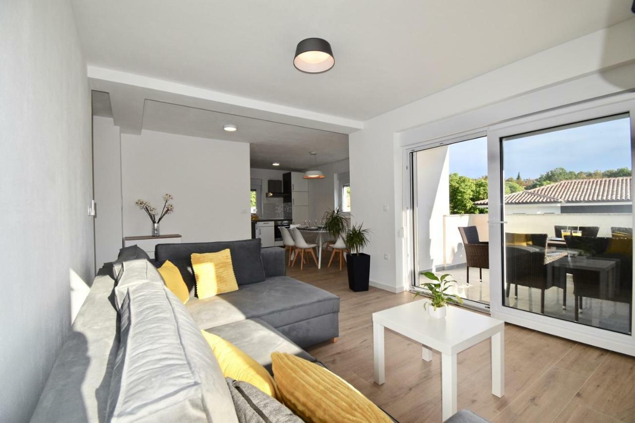 Apartments Mira Pula Luaran gambar